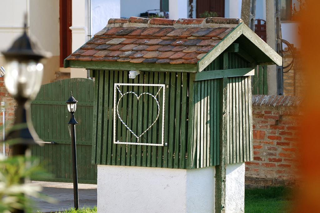 Florian Vendeghaz Pension Villánykövesd Buitenkant foto